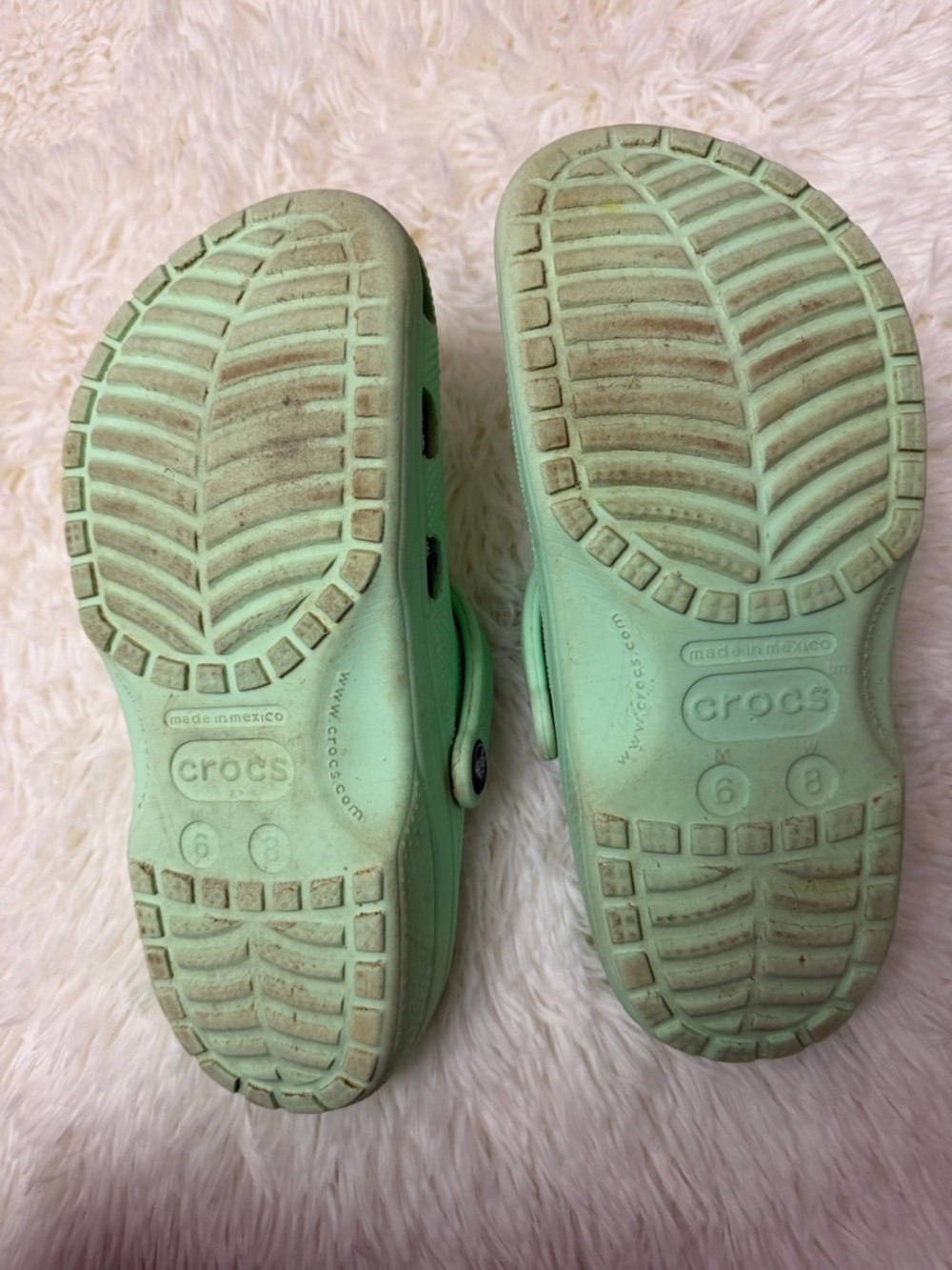 Crocs Classic Clogs Mint Green Women’s 8 Lightweight Comfort Slip On Shoes - Picture 7 of 8